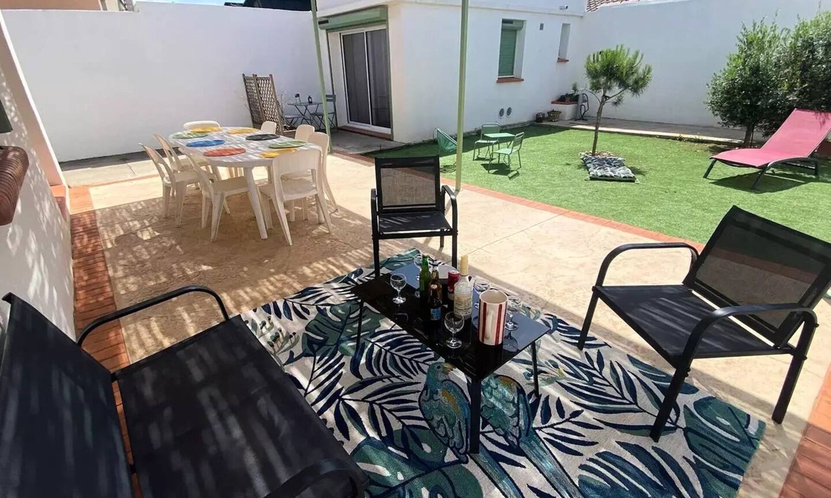 La Cote Radieuse Villa | Maison Canetoise 2 bedrooms, air conditioning, parking, Wi-Fi near the beach