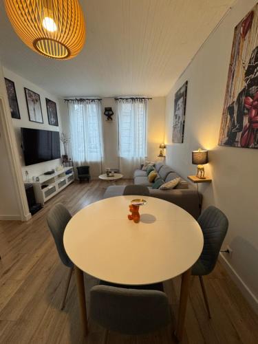 Saint-Honore - Jeanne d'Arc Apartment | Maison centre ville cirque cathédrale