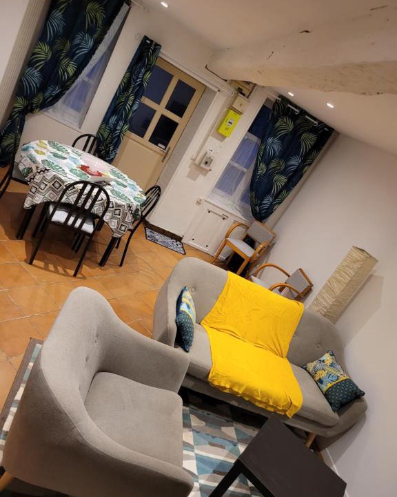 Coulanges-sur-Yonne House | Maison chaleureux