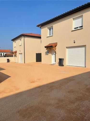 Saint-Genis-Laval House | Maison chaleureuse 1