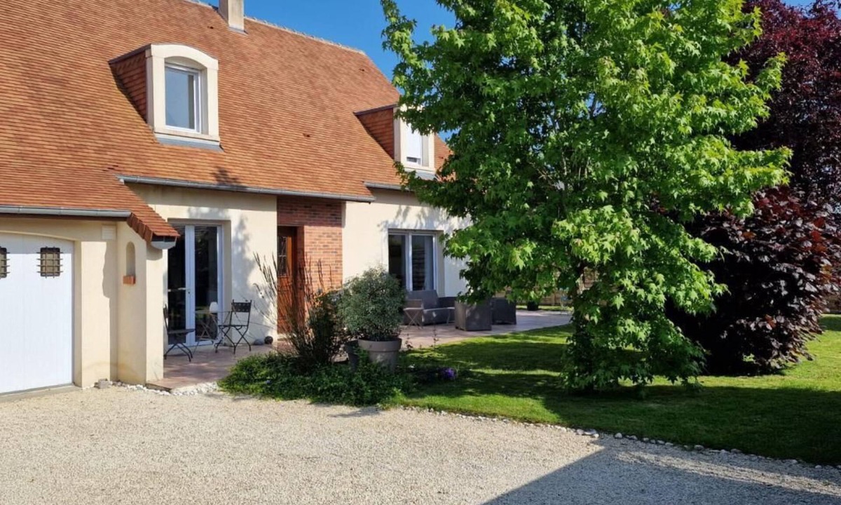 Bavent House | Maison Chaleureuse 4 Chambres 10min de la mer