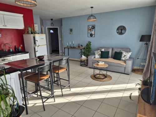 Domerat House | Maison chaleureuse au calme