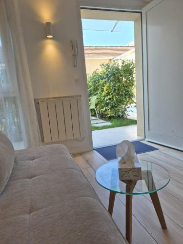 Bagneux Apartment | Maison chaleureuse jacuzzi PS2-1, climatisation et parking payants
