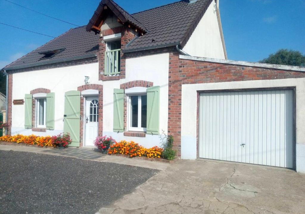Bleneau House | Maison charmante à Bléneau avec jardin et équipements modernes