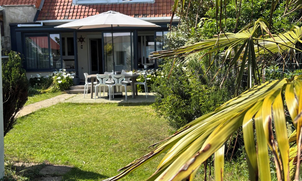 Wimereux House | Maison Cléopâtre Near beach and shops, veranda, garden, private parking