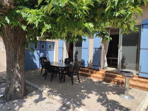 Courthezon Villa | Maison confortable avec grand jardin