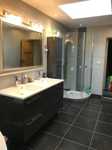 Hem Bed & Breakfast | Maison Corneille proche de Lille