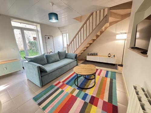 Couhe House | Maison Cosy & Colorée à Valence-en-Poitou Jardin & Parking