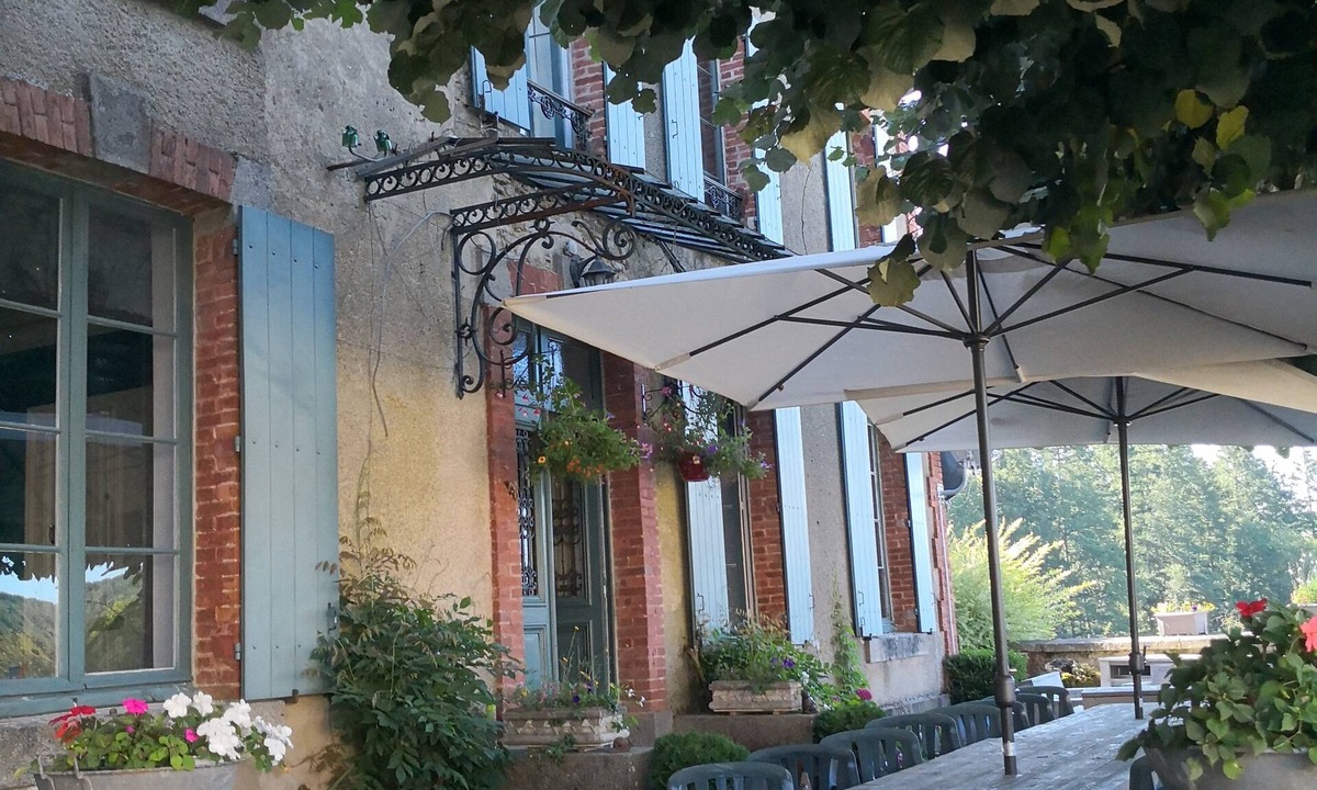 St Georges la Pouge Bed & Breakfast | Maison Courbarien