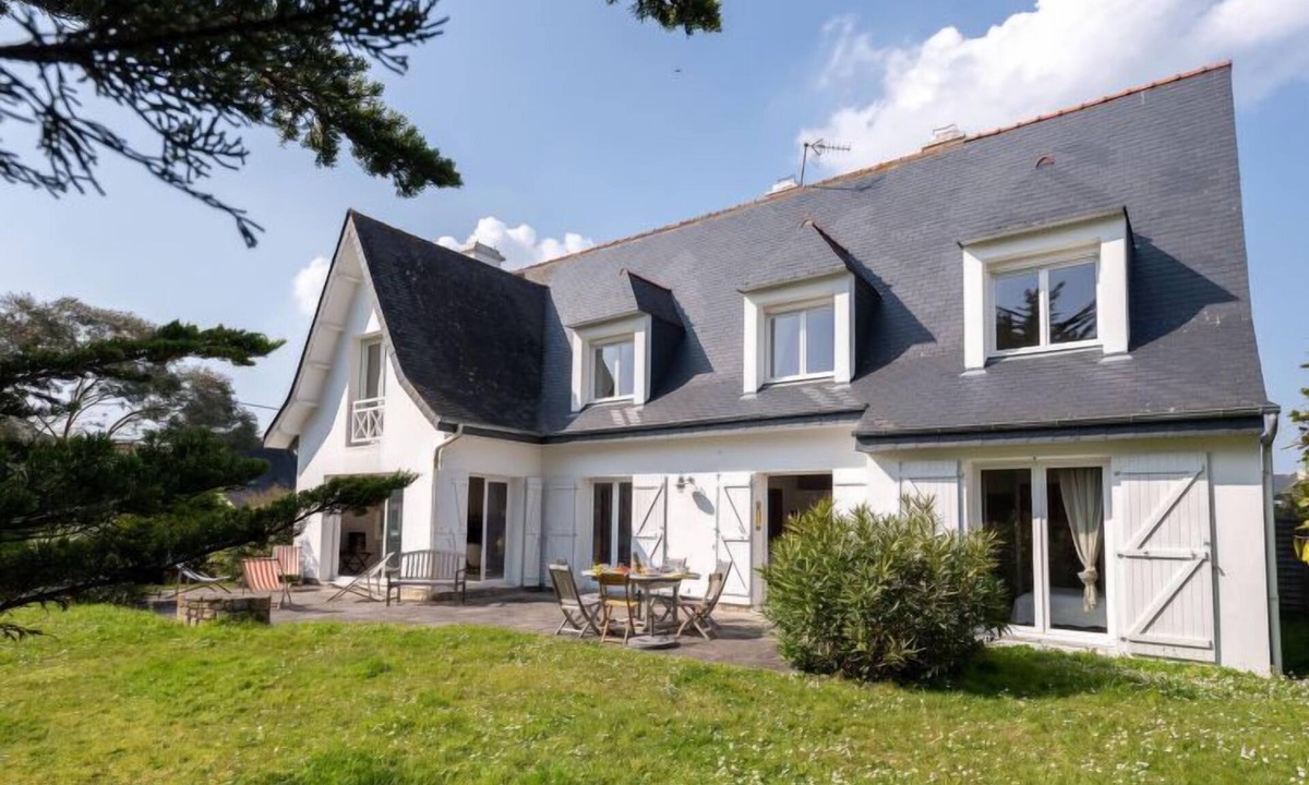 Carnac House | Maison Courlis by Interhome