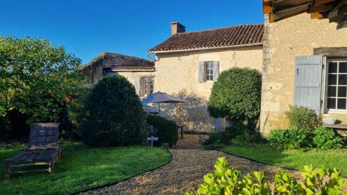 Salles-Lavalette House | Maison d'Amis