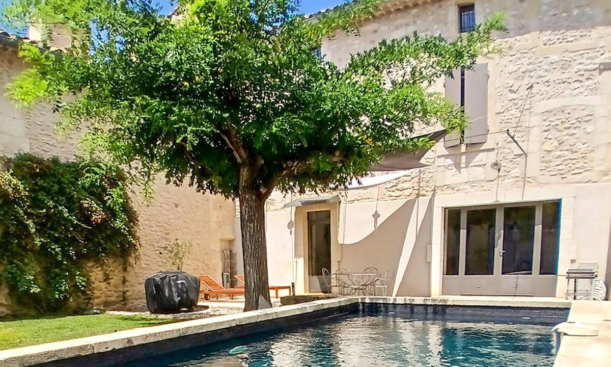 Saint-Hilaire-d'Ozilhan House | Maison de village avec piscine
