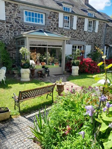 Saint-Hilaire-du-Harcouet Bed & Breakfast | Maison des Isles