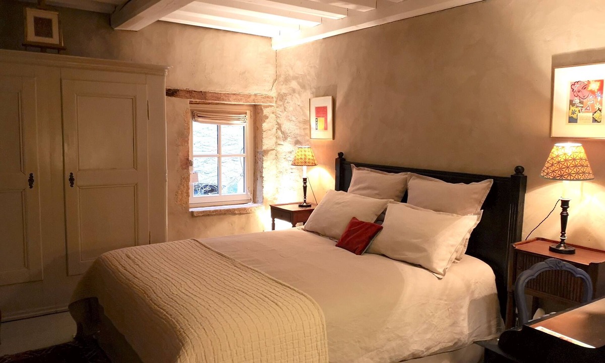 Bois-Sainte-Marie Apartment | Maison D'hôtes "les Tillets"