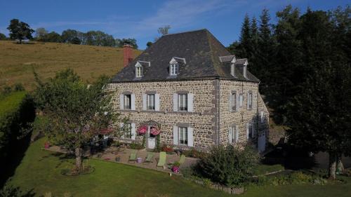 Rochefort-Montagne Bed & Breakfast | Maison d'Hôtes La Nichée