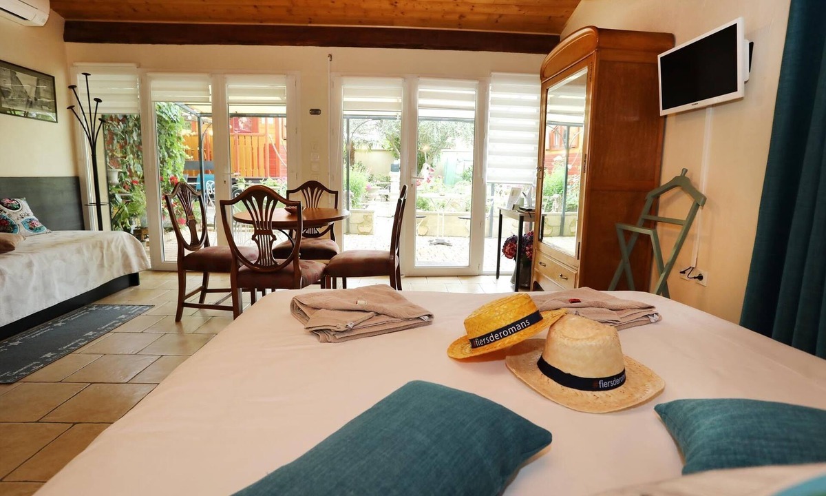 Romans-sur-Isere Bed & Breakfast | Maison D'hôtes Le 6 Bis