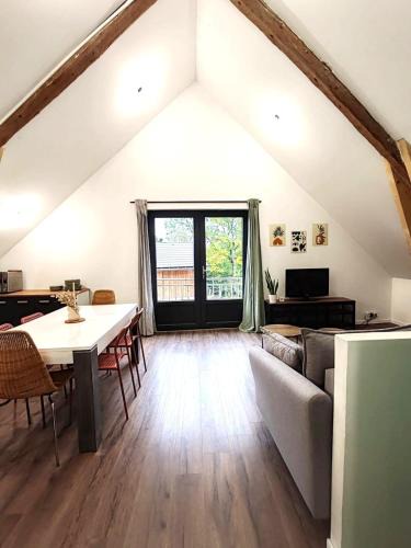 Nantes-en-Ratier Apartment | Maison dans corps de ferme rénovée