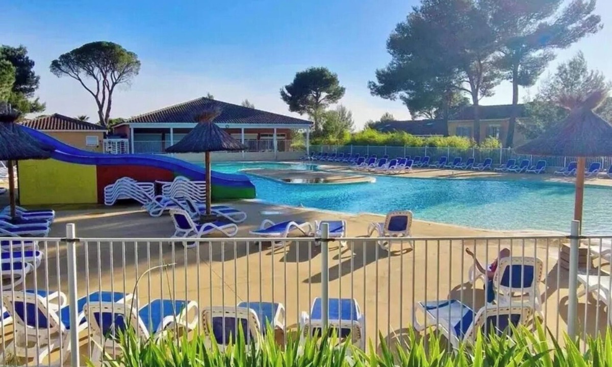 Calvisson House | Maison Dans Résidence Touristique. Vacances Assuré. Piscine et Restaurant