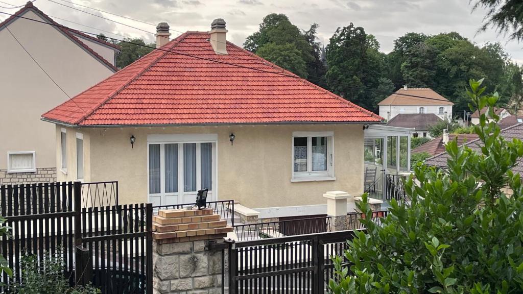 Saint-Leu-la-Foret House | Maison dans un endroit calme