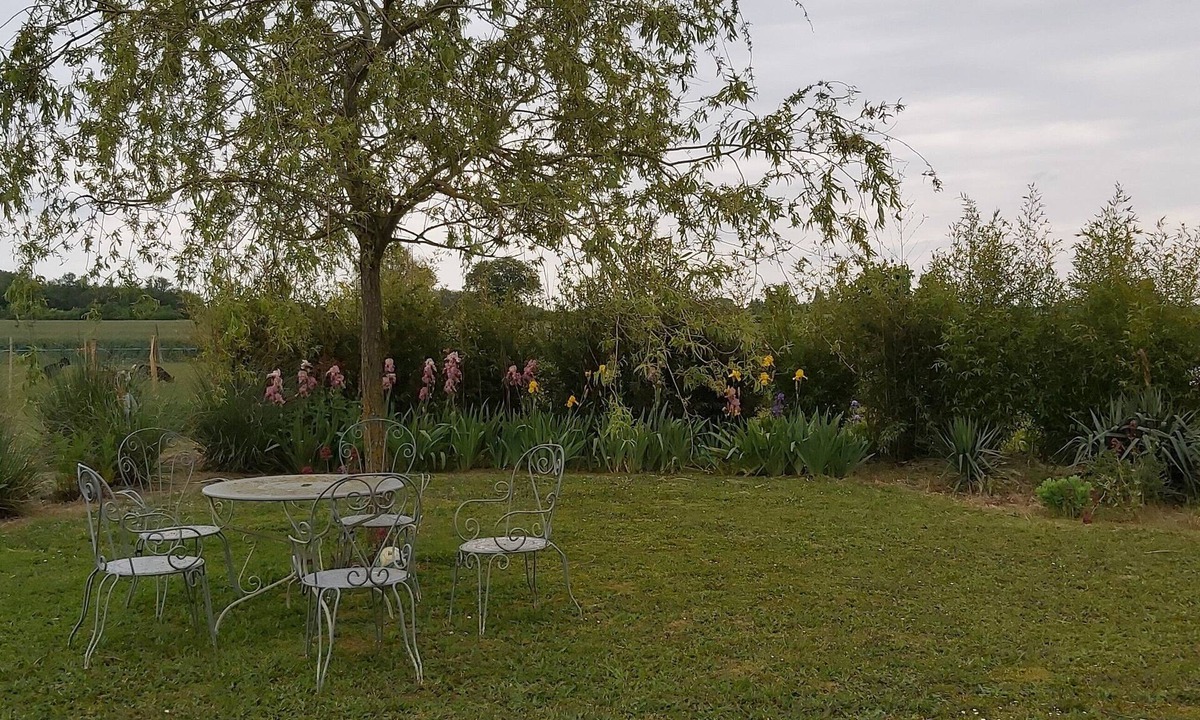 Antigny House | Maison de 80m2 Avec Jardin