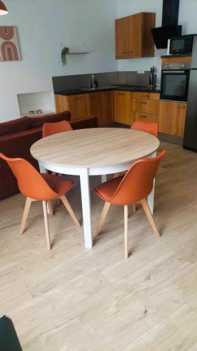 Saint-Martin-sur-Oust Apartment | Maison de bourg - wifi - checkin autonome