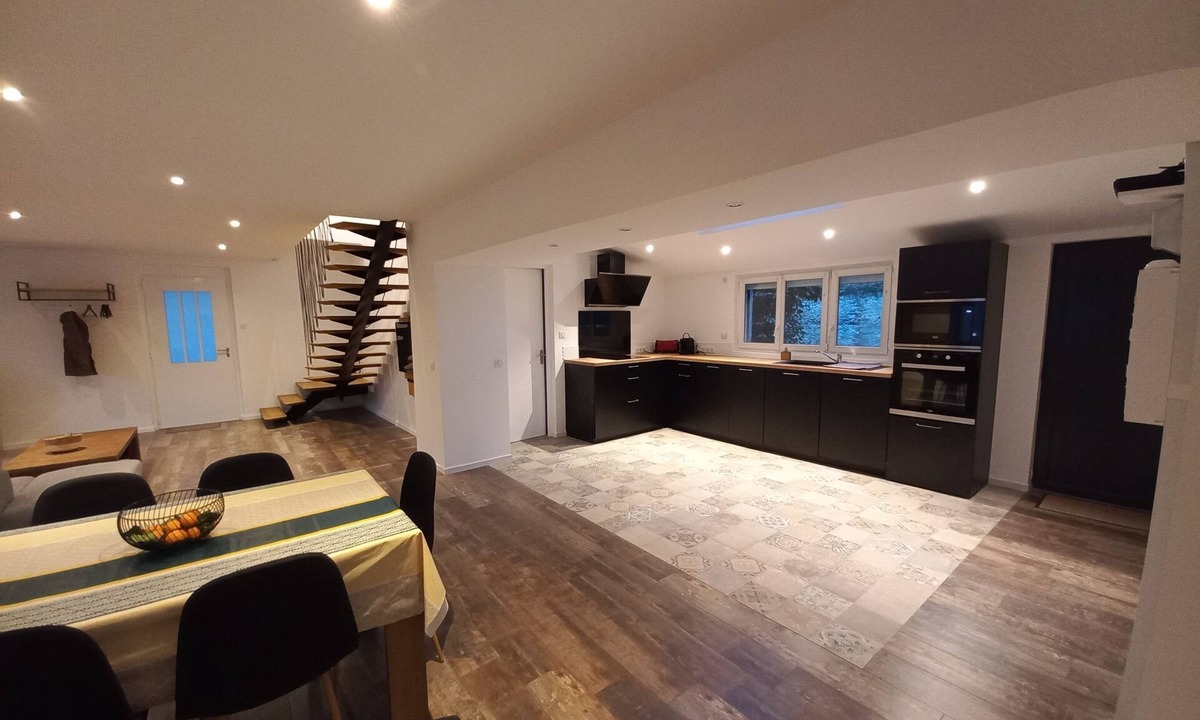 Saint-Lambert-du-Lattay House | Maison de Bourg Tout Confort