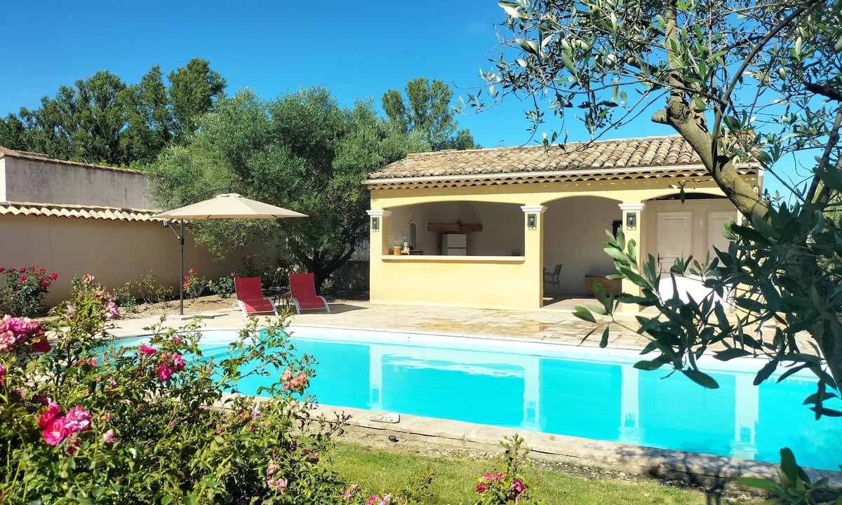 Camaret-sur-Aigues House | Maison de Campagne- mas Célestin Avec Piscine 6 Personnes - 3 Chambres