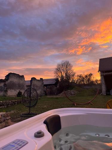 Sceaux-du-Gatinais House | Maison de campagne Jacuzzi