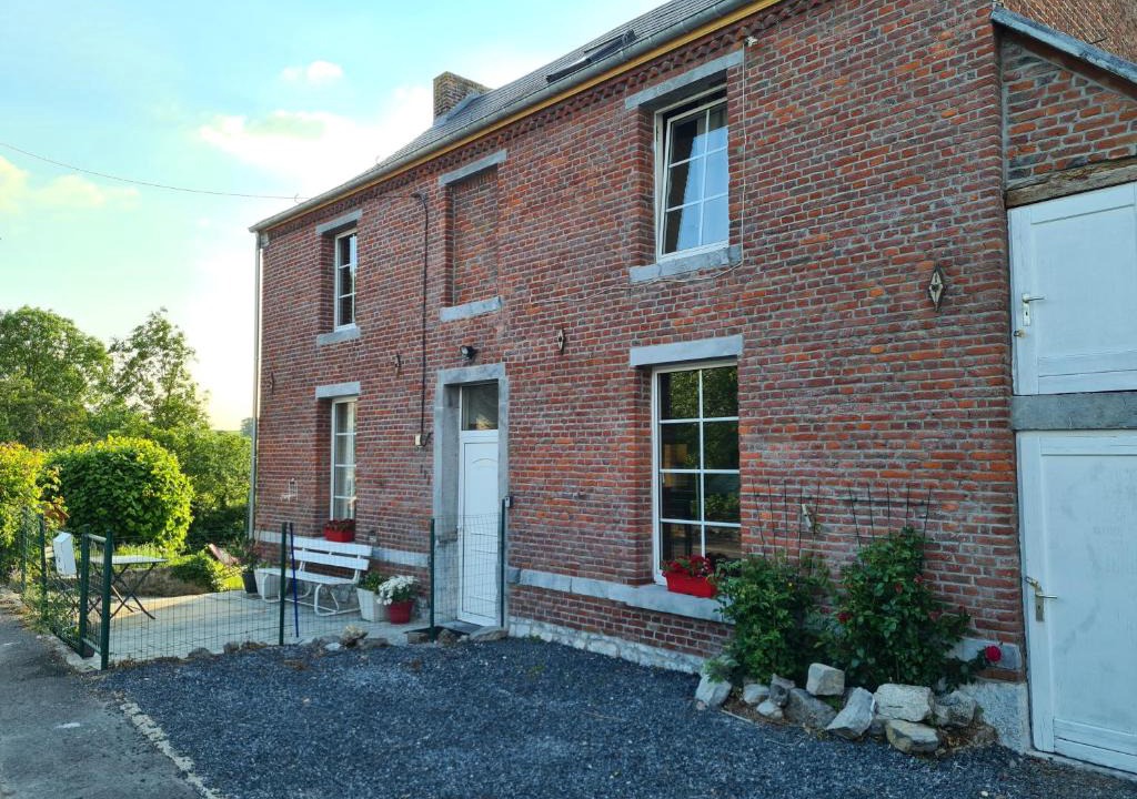 Bousignies-sur-Roc House | Maison de campagne avec superbe vue panoramique!