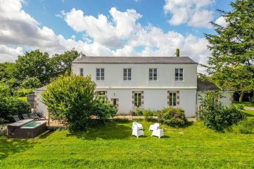 Grosbreuil House | Maison de campagne avec jacuzzi