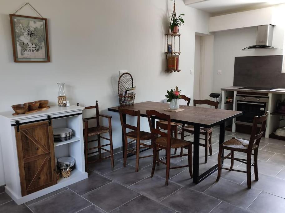 Montbron House | Maison de campagne, bulle de verdure