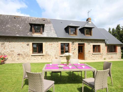 Saint-Simeon House | Maison de charme avec jardin et WIFI inclus - FR-1-497-238
