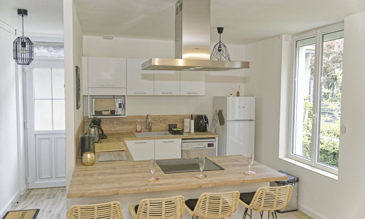 Sud Loire House | Maison de Charme Avec Jardin, Spacieuse et Confortable