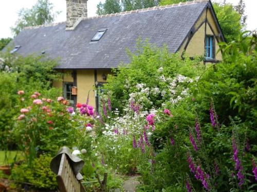 Sainte-Opportune House | Maison de charme normande avec jardin et WiFi - FR-1-497-220