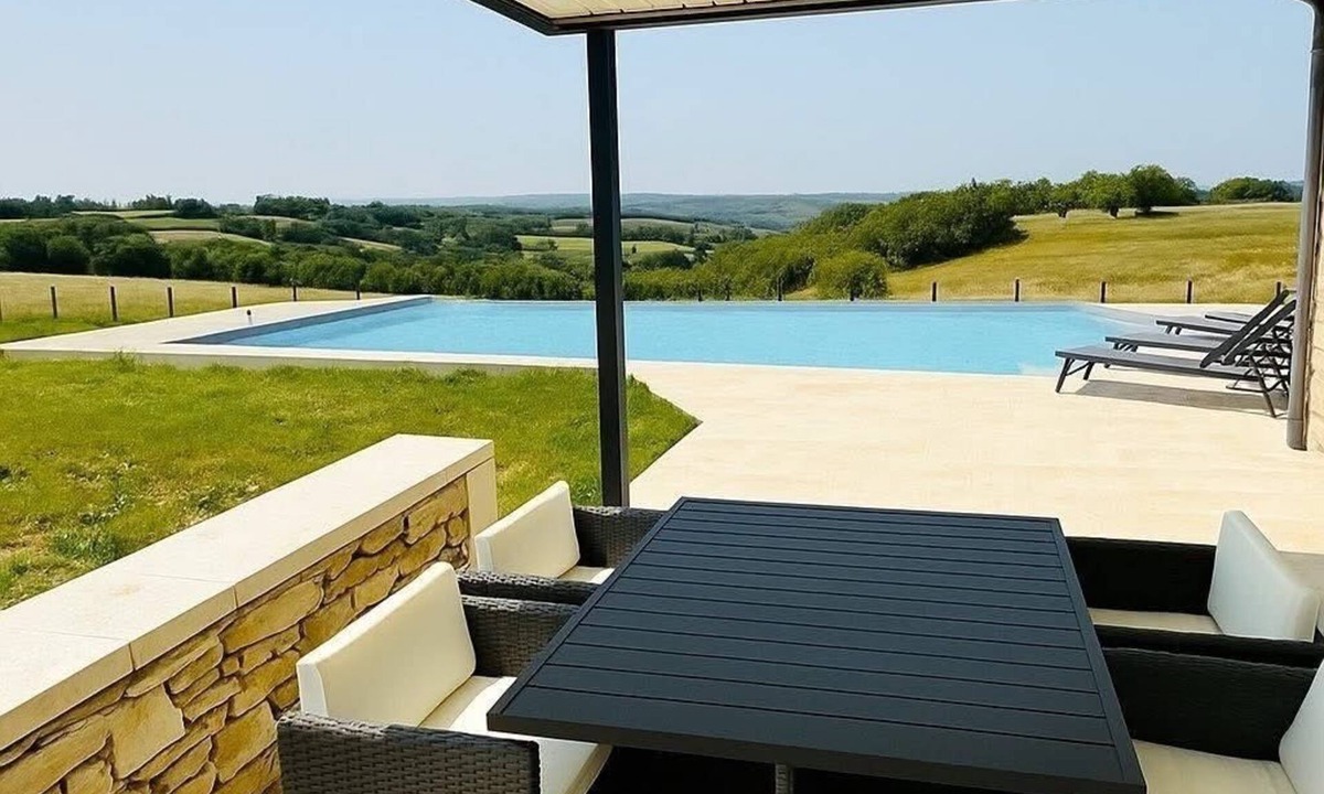Soucirac House | Maison de Charme Sublime View & Infinity Pool