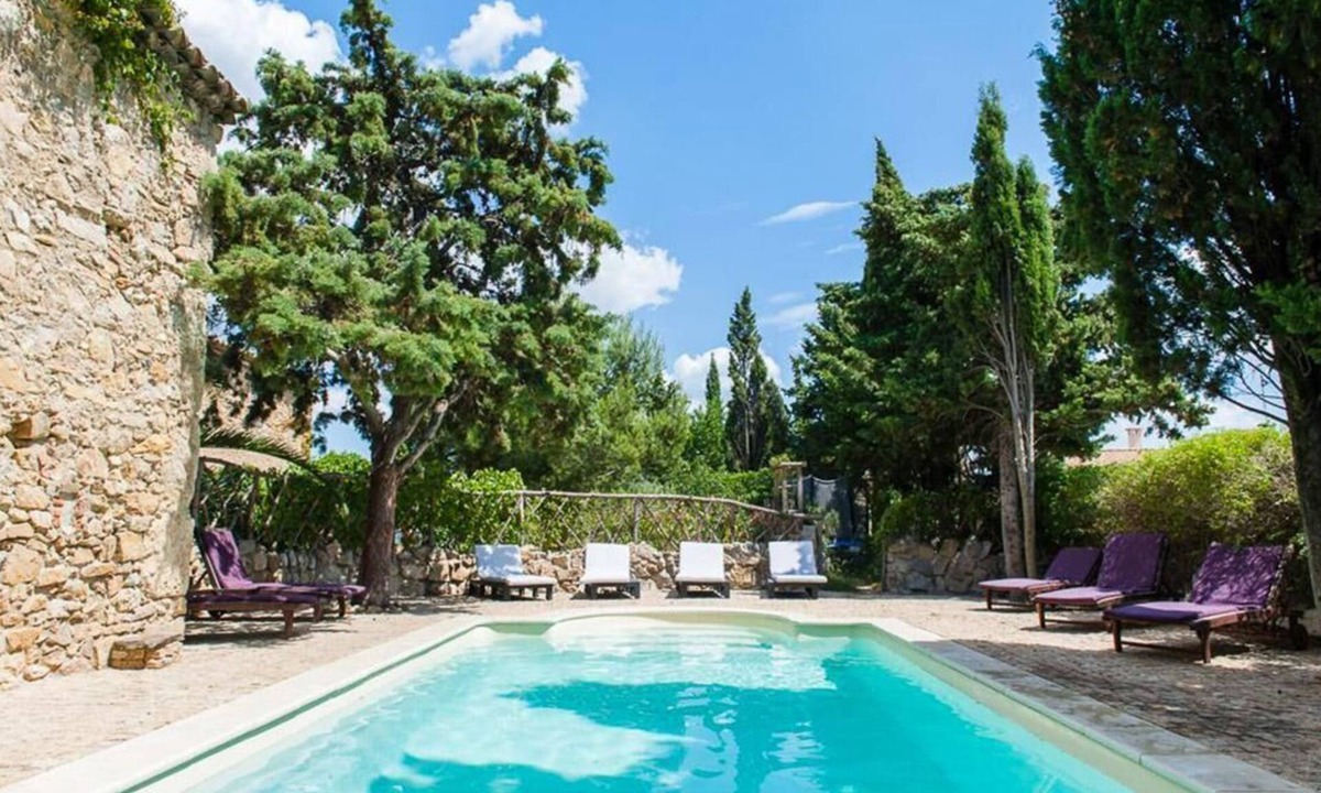 Ferrals-les-Corbieres Apartment | Maison de la Roche Upper Gite Jardin Violet