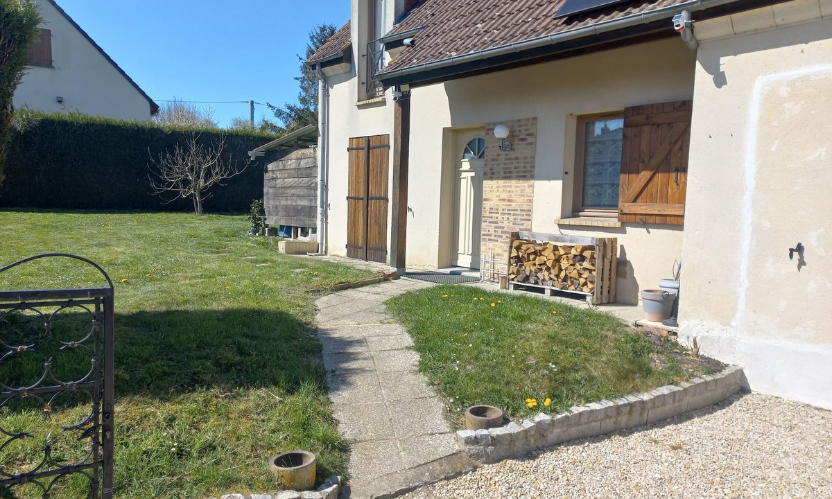 La Louptiere-Thenard House | Maison de Famille