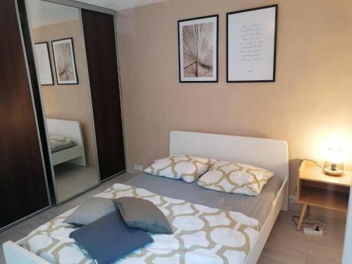 Saint-Barthelemy-de-Vals Apartment | MAISON DE VILLAGE