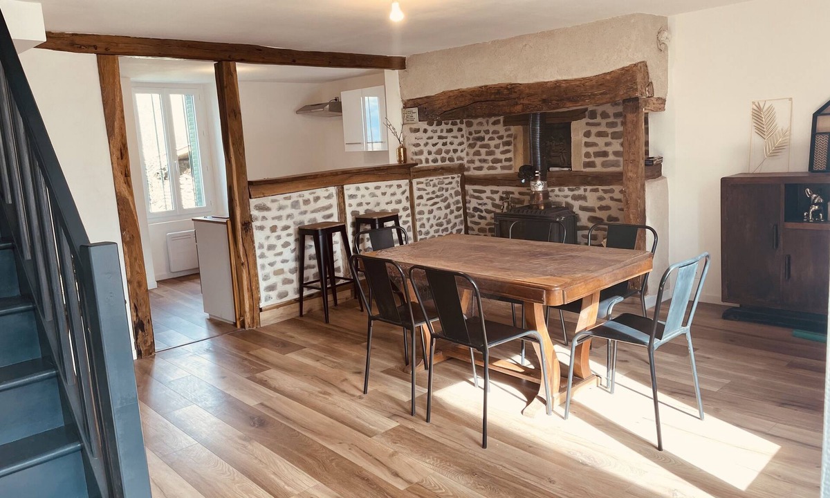 Saint-Santin-Cantales House | Maison de Bourg Cantalienne