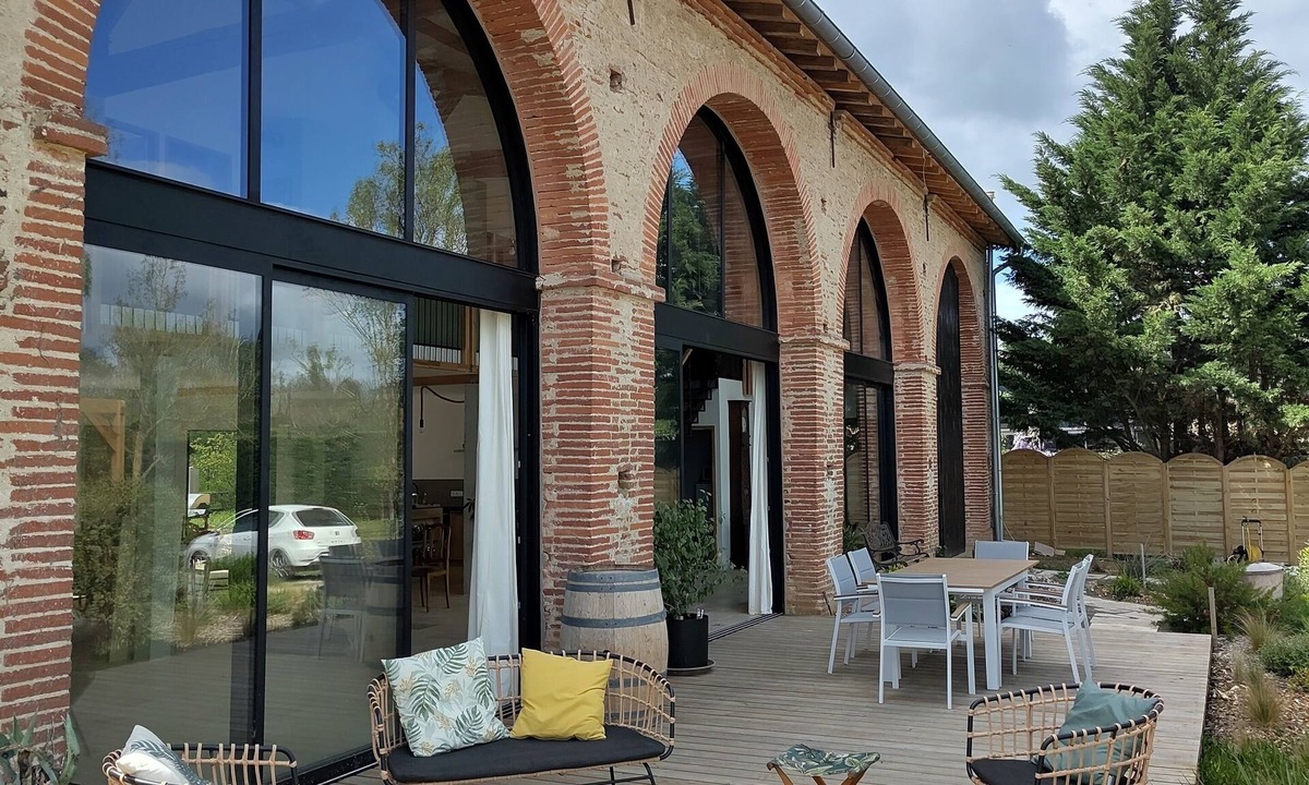 Merville House | Maison de L'orée, Grange Rénovée en Logement de Vacances
