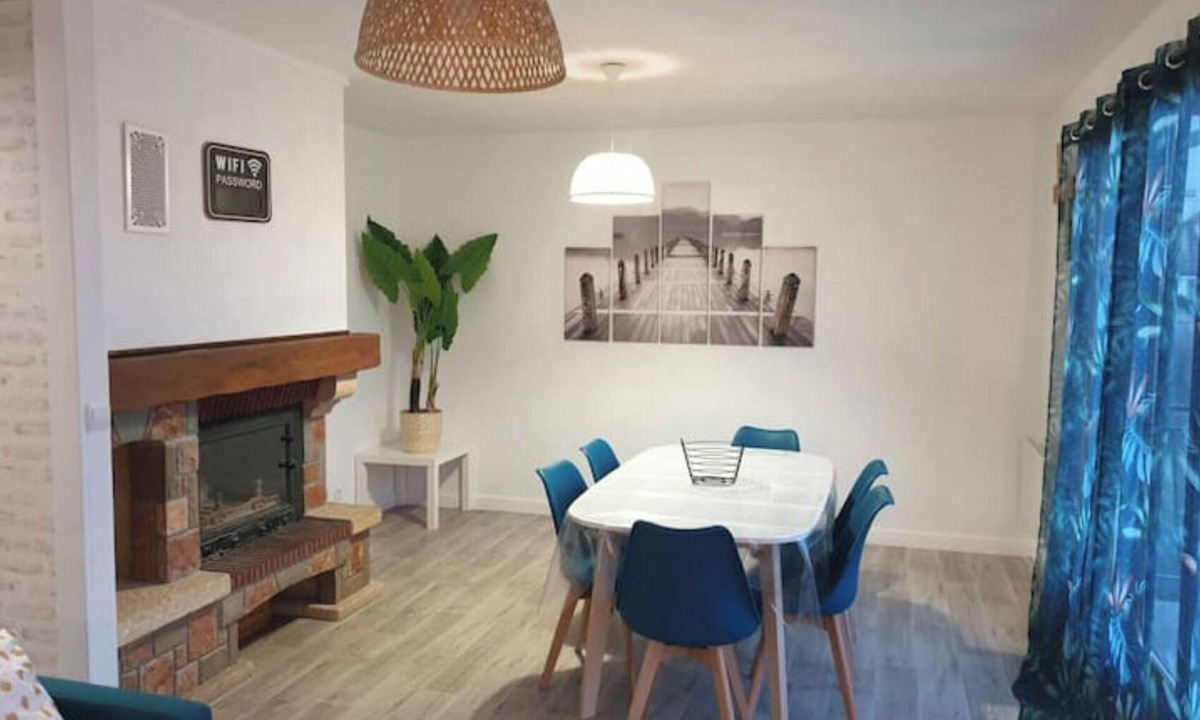 Gurgy House | Maison de la Rose