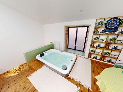 Poussan Villa | Maison de maître à Poussan - 6 pers, spa et charme ancien - FR-1-785-21