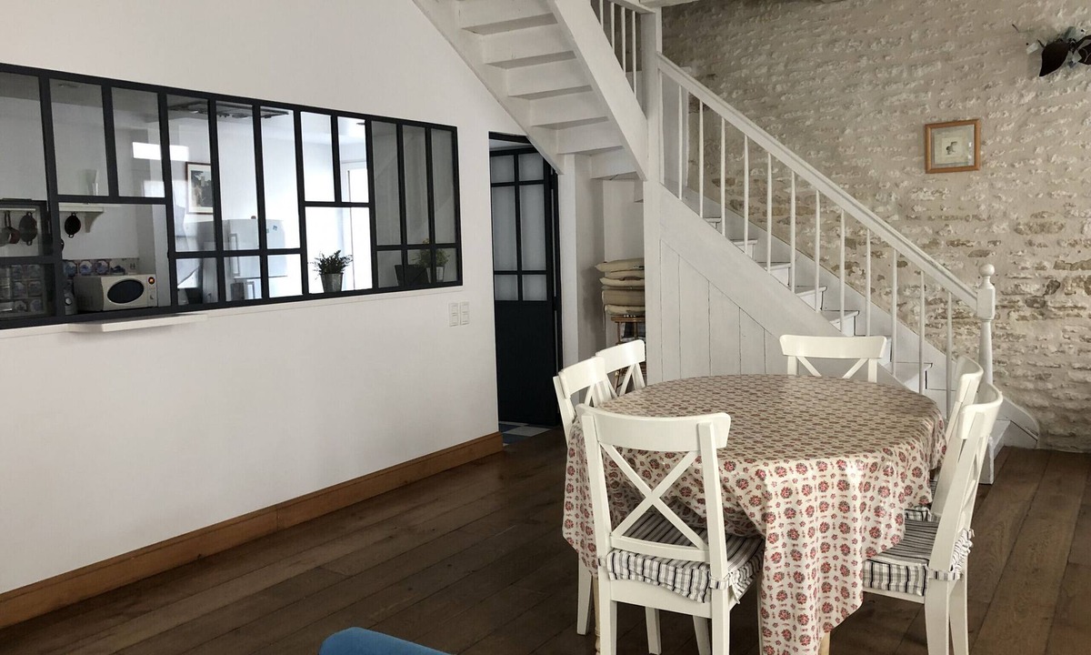 Le Chateau-d'Oleron Ski Chalet | Maison de ville confortable 200m de la mer