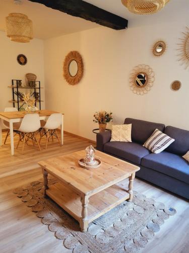 Viviers-les-Montagnes Apartment | Maison de village Décoration bohème 6 couchages