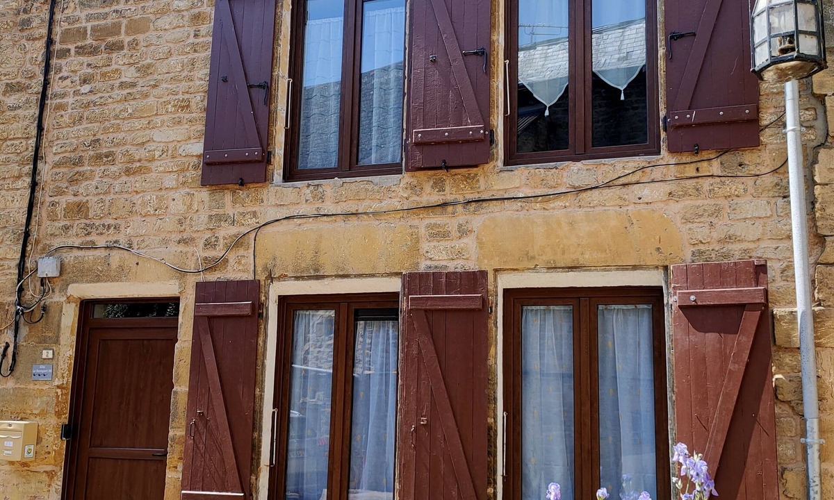 Mouzon House | Maison de Vacances à Proximité de la Nature