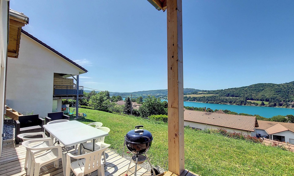 Bilieu House | Maison de Vacances Avec une vue Exceptionnelle sur lac de Paladru