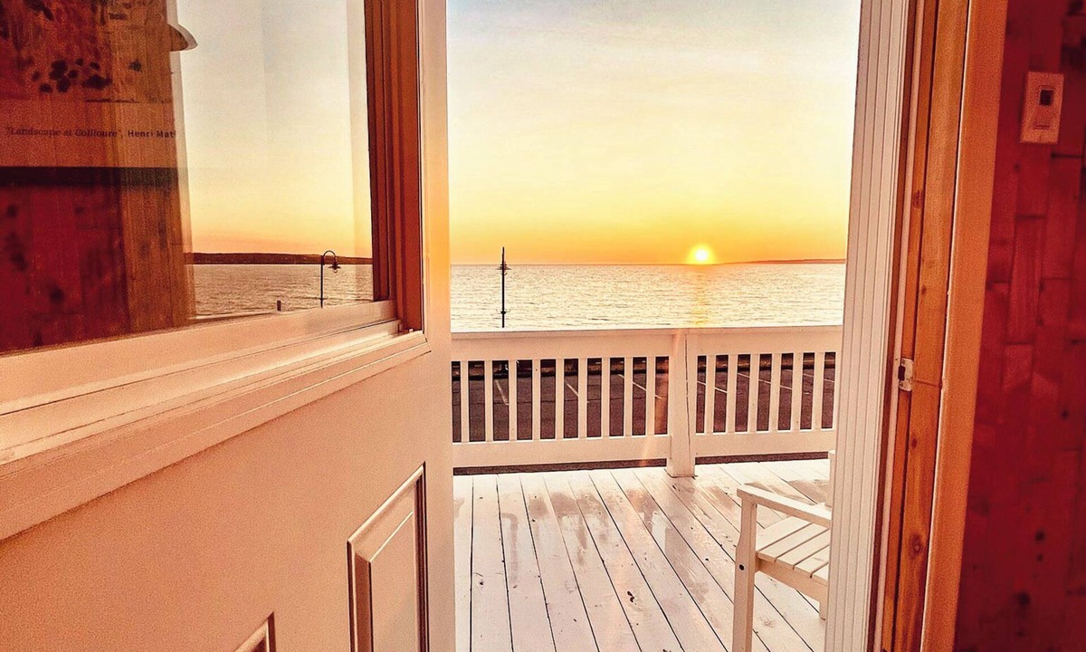 Rimouski Ski Chalet | Maison de Vacances à Ste-luce-sur-mer - Directement sur la Plage Municipale