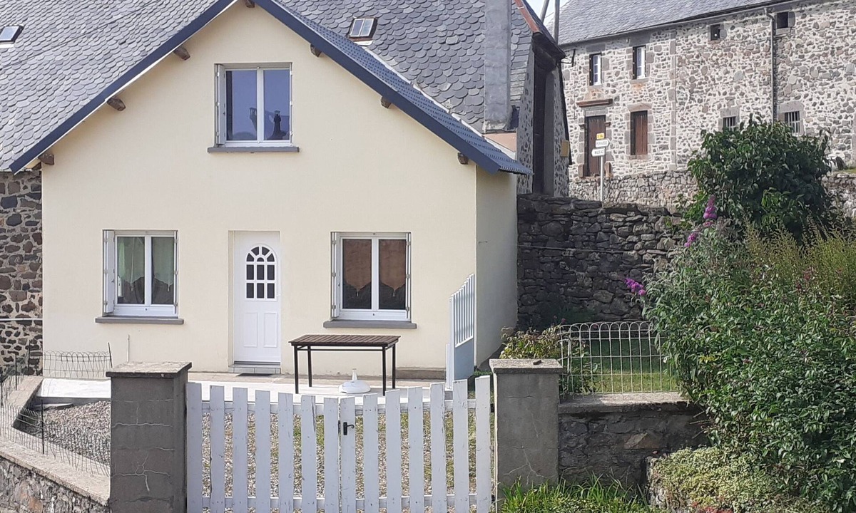 Peyrusse House | Maison de vacances - Cantal