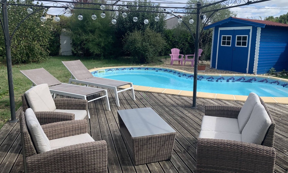 Chaillevette House | Maison de Vacances Avec Piscine Privée Chauffée