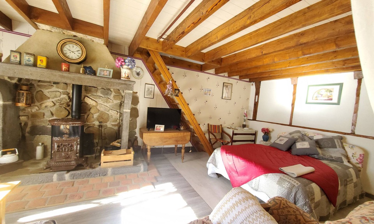 Saint-Nectaire Ski Chalet | Maison de village en pierres